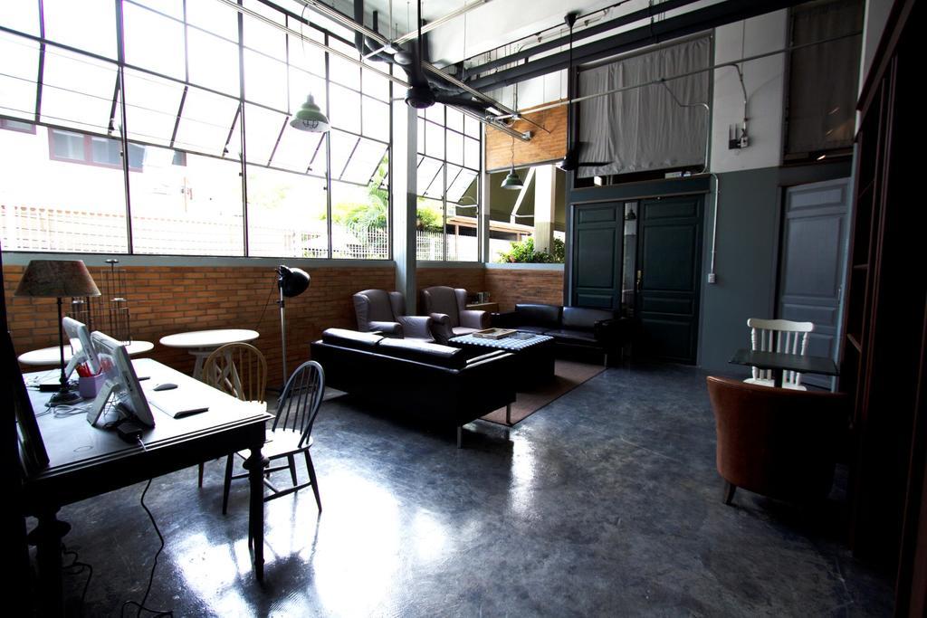Oneday Hostel Sukhumvit 26 Banguecoque Exterior foto