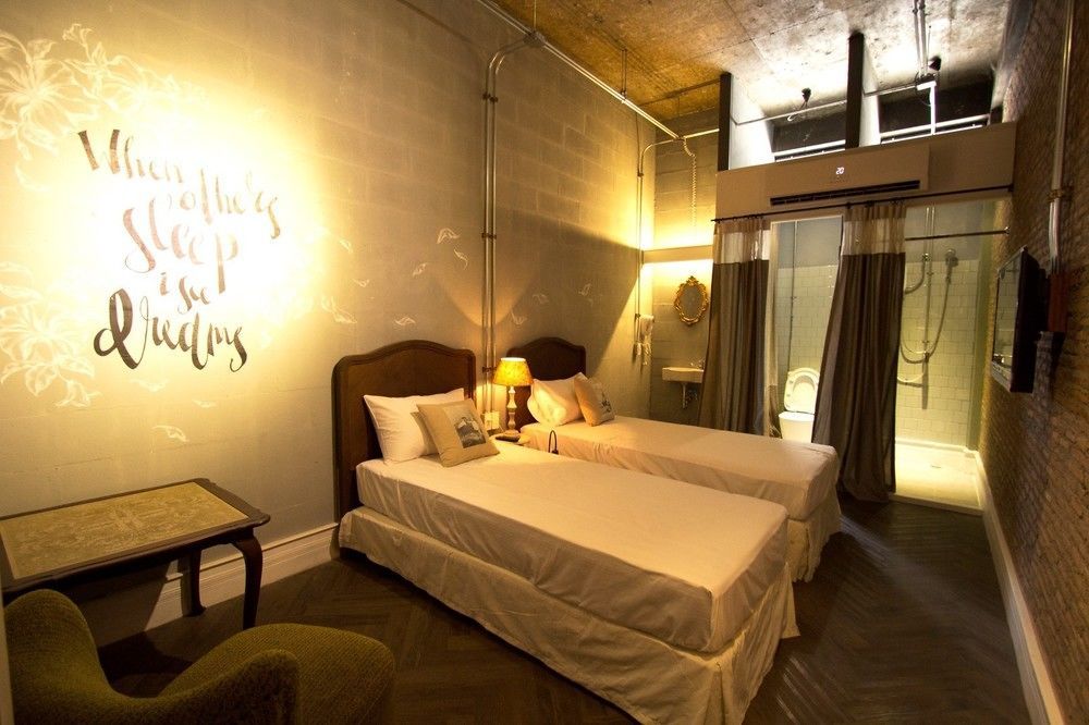 Oneday Hostel Sukhumvit 26 Banguecoque Exterior foto