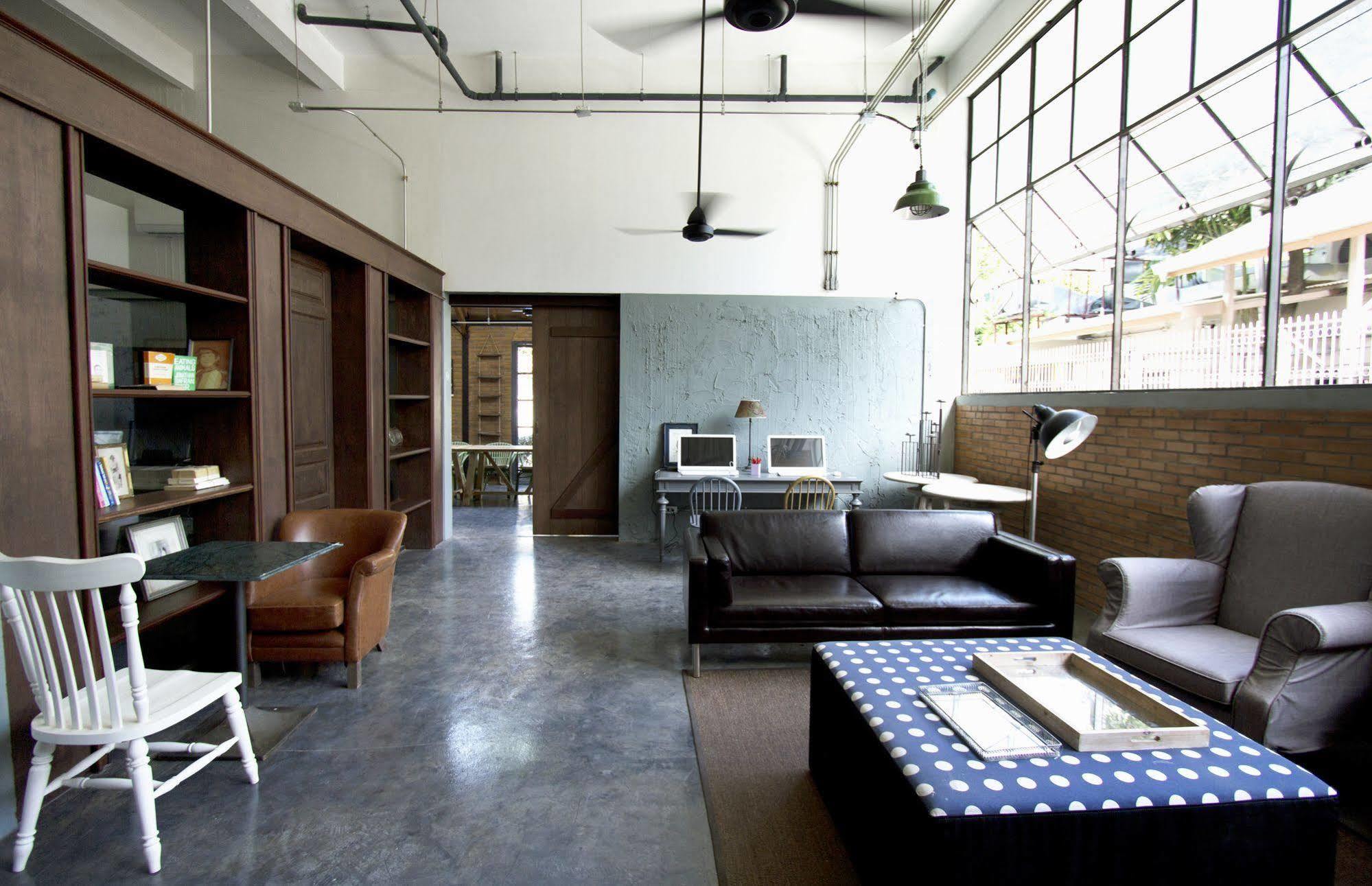 Oneday Hostel Sukhumvit 26 Banguecoque Exterior foto